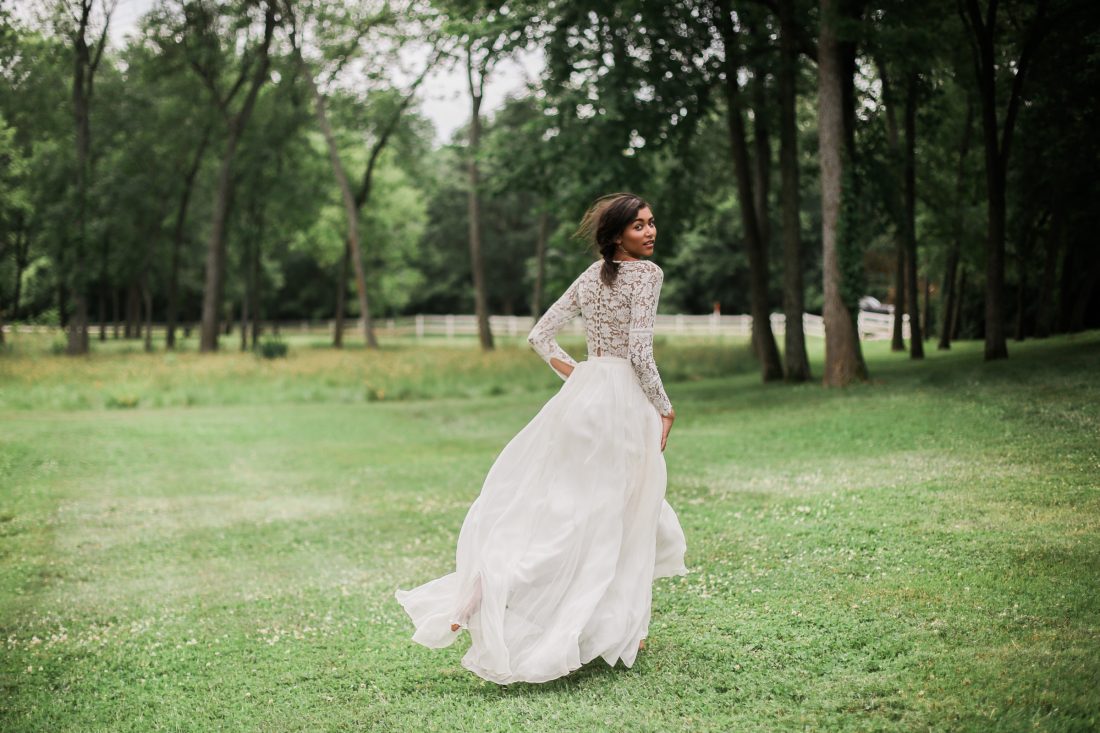 Mildale Farms Kansas City Wedding bride back dress